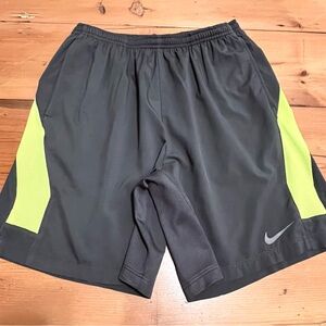 EUC - NIKE Dri-FIT Women’s Running Shorts - pockets